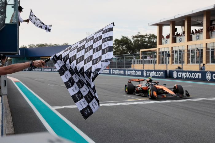 Oscar Piastri gana el Gran Premio de Miami 2025 y se consolida como el nuevo referente de la F1. Oscar Piastri gana el Gran Premio de Miami 2025 y se consolida como el nuevo referente de la F1.