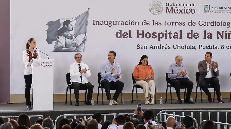 Claudia Sheinbaum defiende a migrantes mexicanos desde Puebla ante redadas en EE.UU. Claudia Sheinbaum defiende a migrantes mexicanos desde Puebla ante redadas en EE.UU.